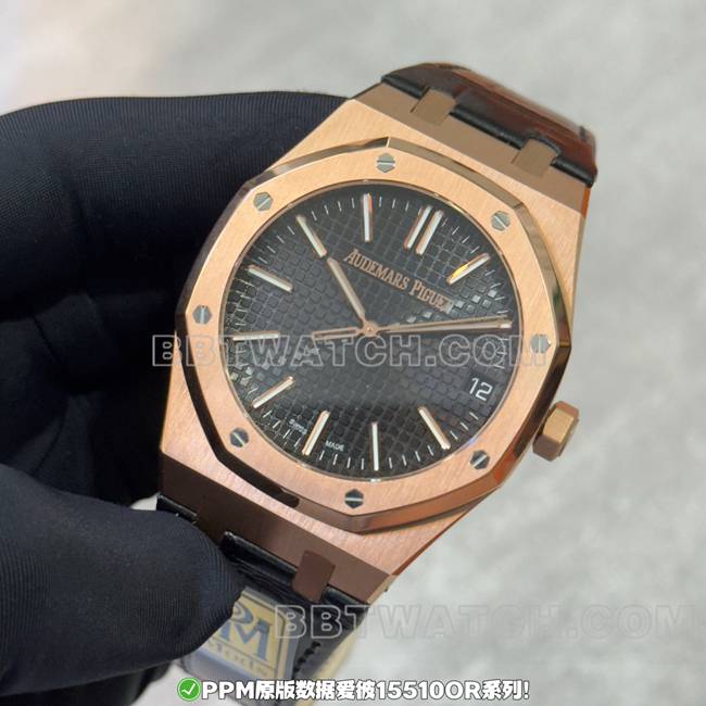顶级复刻手表PPM厂皇家橡树爱彼黑盘玫瑰金皮革表带正面实拍图
