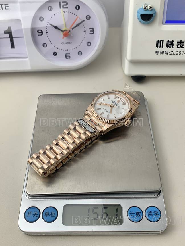 QF厂超级克隆手表星期日历劳力士贝母盘玫瑰金36mm重量实拍图