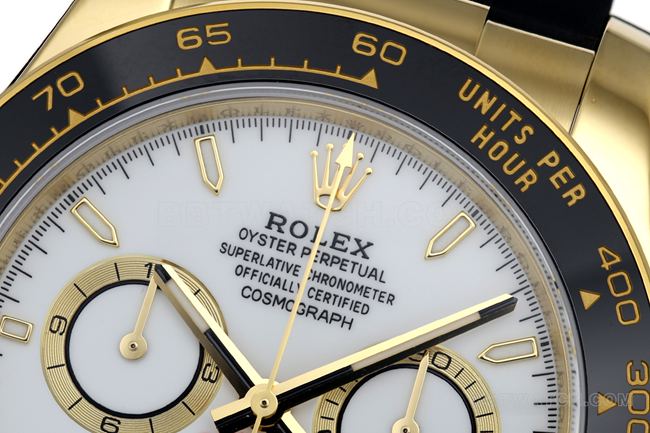 Photos réelles de la face avant de la réplique haut de gamme de la Rolex Daytona à cadran blanc et boîtier en or (référence 4131) de l'usine ZF