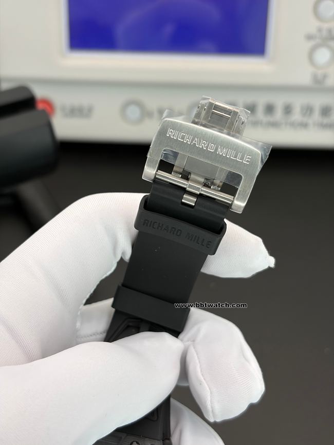 最优复刻手表RM厂理查德米勒黑色镂空盘RM 35-03表扣实拍图