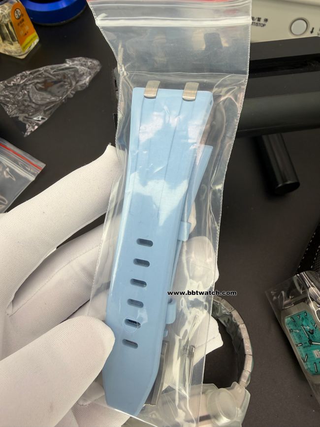 顶级复刻手表LS厂爱彼皇家橡树离岸型灰盘26470表带实拍图