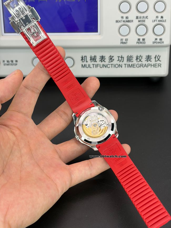 1:1复刻手表BBF厂手雷百达翡丽黑盘5167A背面实拍图