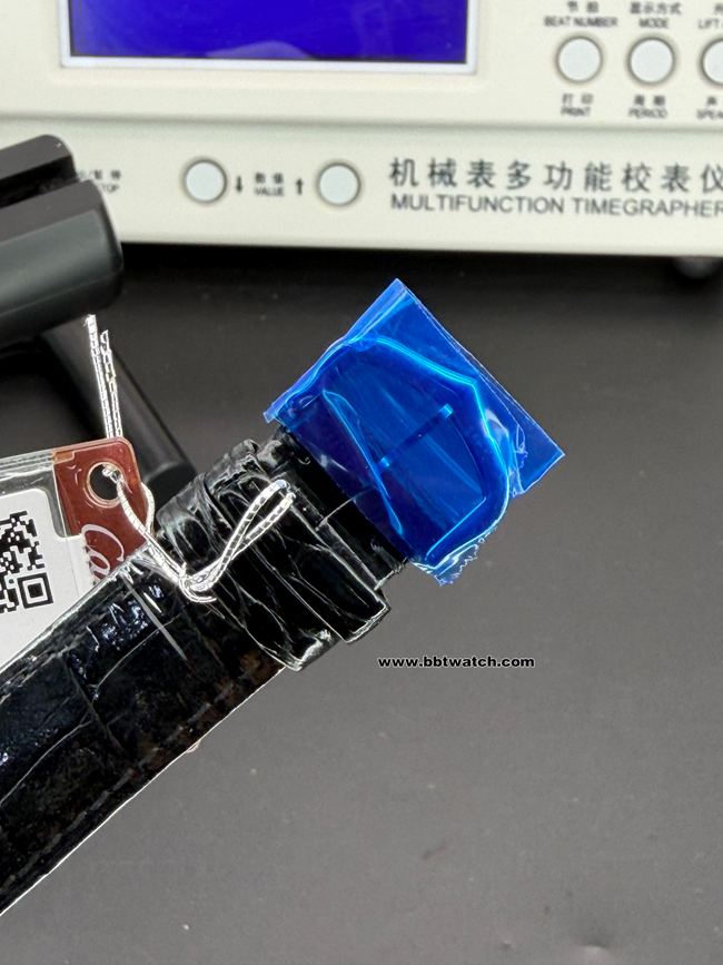 顶级复刻手表AF厂坦克卡地亚白盘皮革表带表扣实拍图