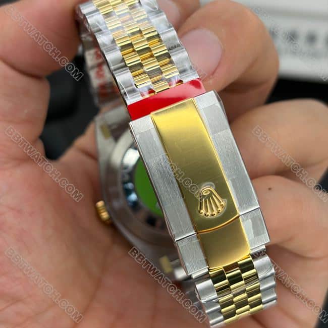 顶级复刻手表日志Clean厂劳力士41毫米金盘间金钢带表带实拍图