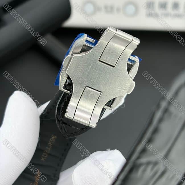 最优复刻手表TW厂山度士卡地亚银白盘计时W20090X8表扣实拍图