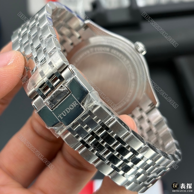 顶级复刻手表原单厂帝舵1926系列蛋白盘91550表带实拍图
