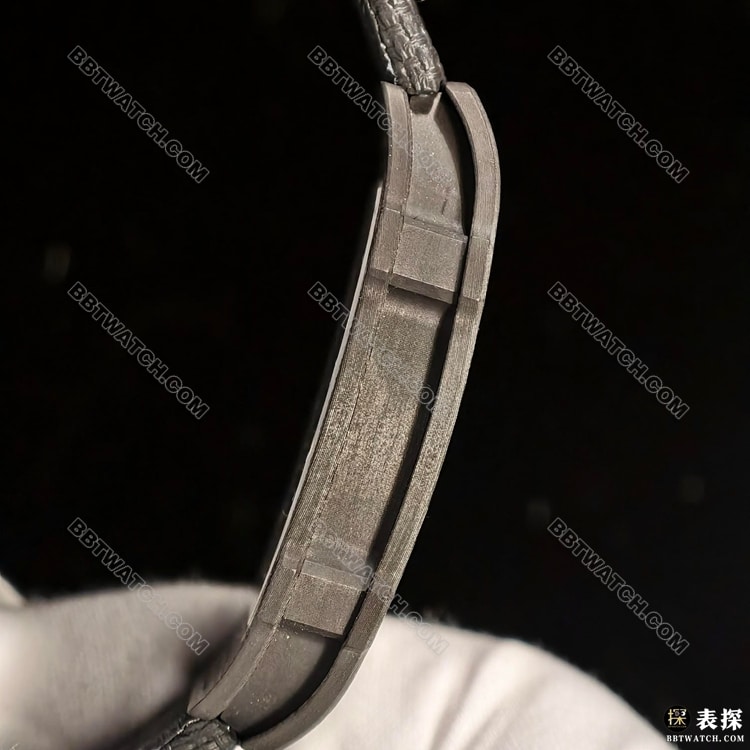 最佳复刻手表RICH厂理查德米勒黑壳黑色表带RM 67-02侧面实拍图