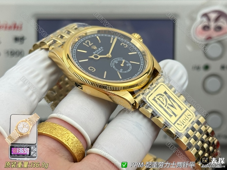 最佳复刻手表恒动1908型PPM厂劳力士深蓝盘金表带侧面实拍图