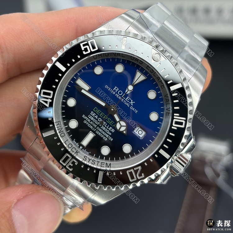 顶级复刻手表V9厂海使型劳力士蓝黑盘126660正面实拍图