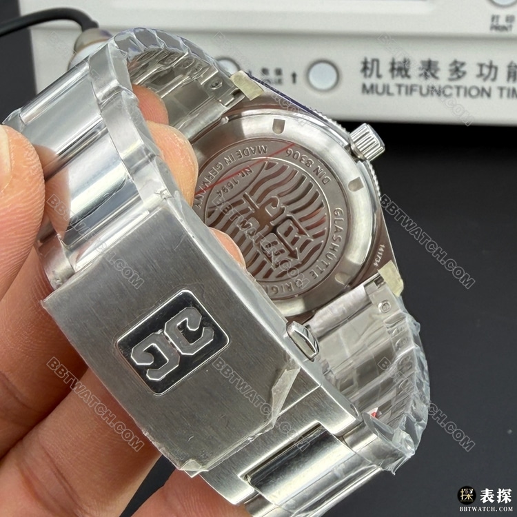 顶级复刻手表原单厂格拉苏蒂开拓蓝盘1-39-11-09-81-70表带实拍图