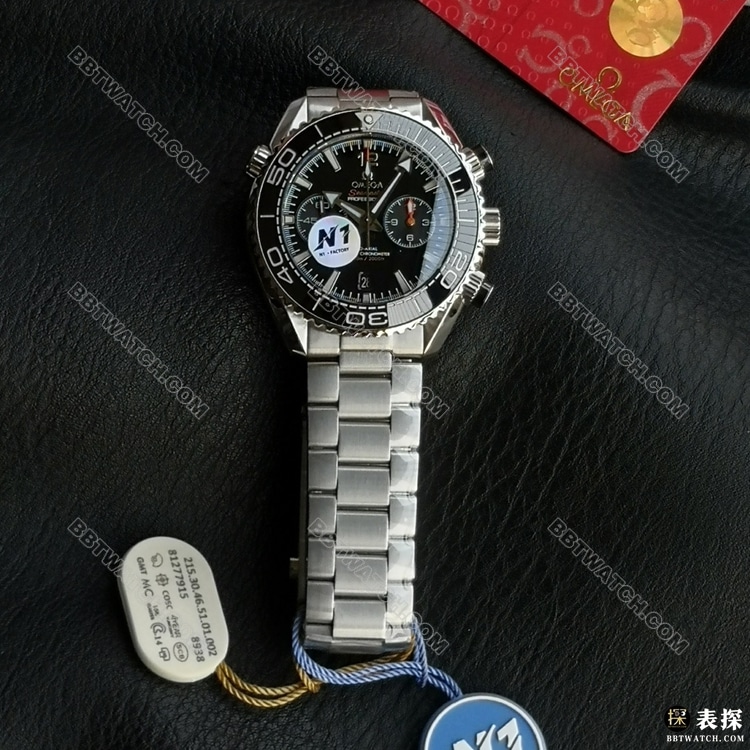 N1厂1:1复刻手表欧米茄海马600米黑盘钢表带正面实拍图