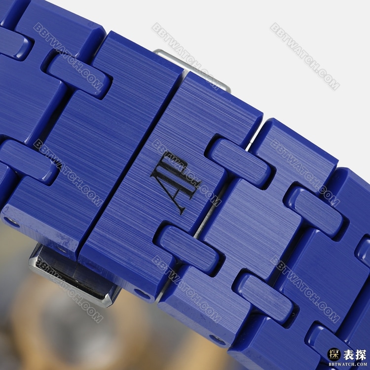 1:1复刻手表皇家橡树ZF厂爱彼蓝盘陶瓷15500表带实拍图