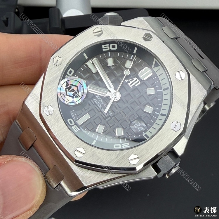 1:1复刻手表APS厂皇家橡树离岸型爱彼灰盘15720正面实拍图