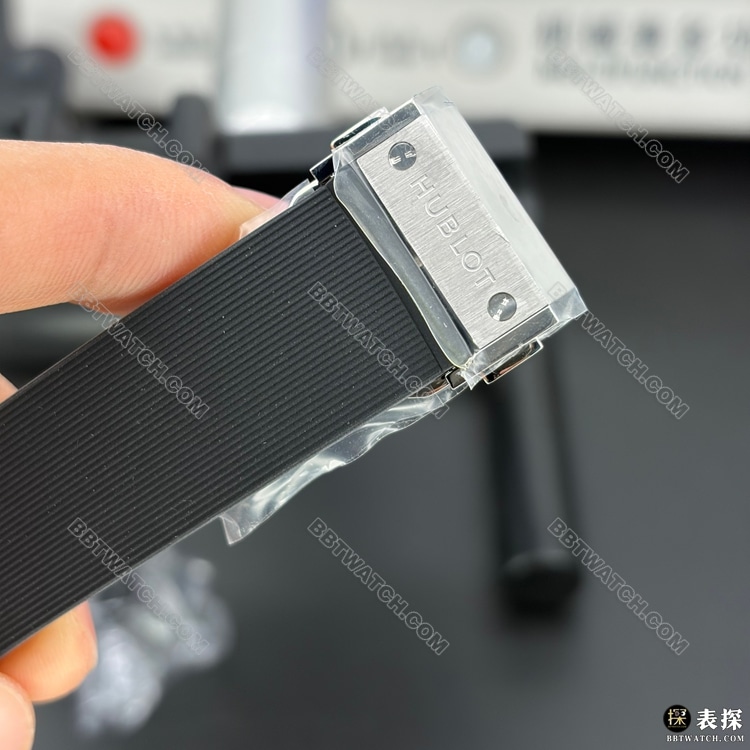 顶级复刻手表JJZ厂经典融合宇舶黑盘542.NX.1171.RX表带实拍图