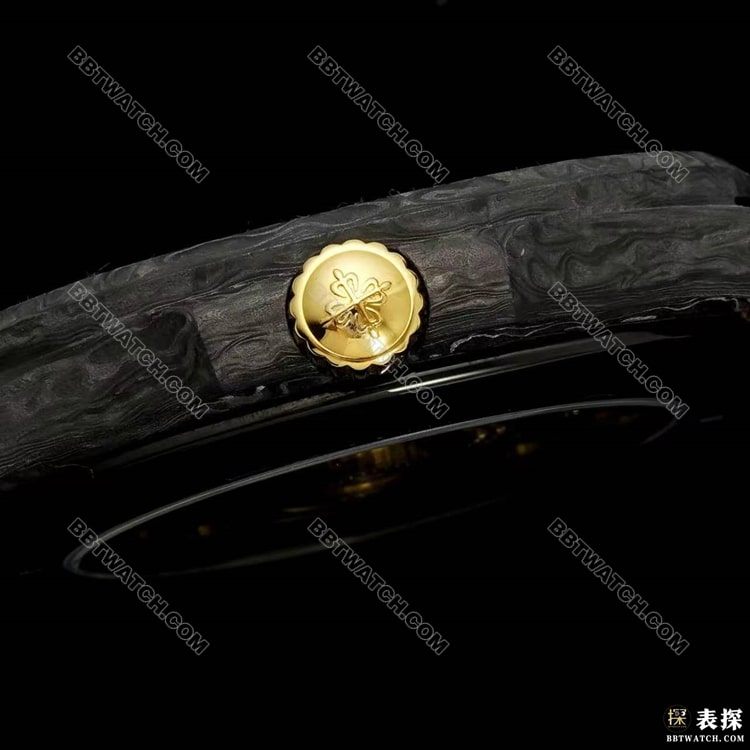 1:1复刻手表DIW厂手雷百达翡丽奶黄盘棕色表带5167侧面实拍图