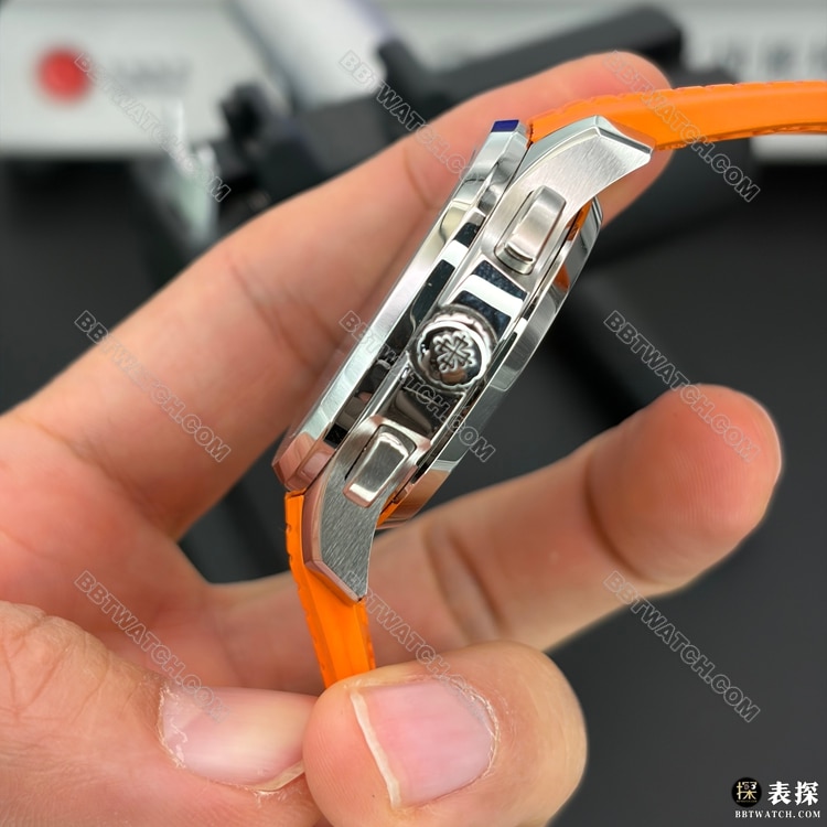 顶级复刻手表P1厂手雷百达翡丽黑盘机械橙色橡胶表带5968侧面实拍图