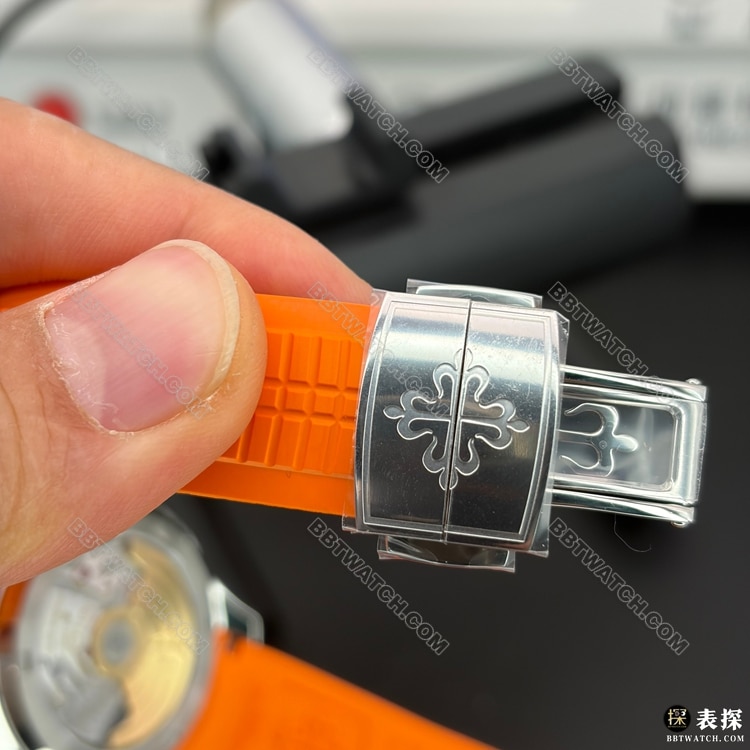 顶级复刻手表P1厂手雷百达翡丽黑盘机械橙色橡胶表带5968表扣实拍图
