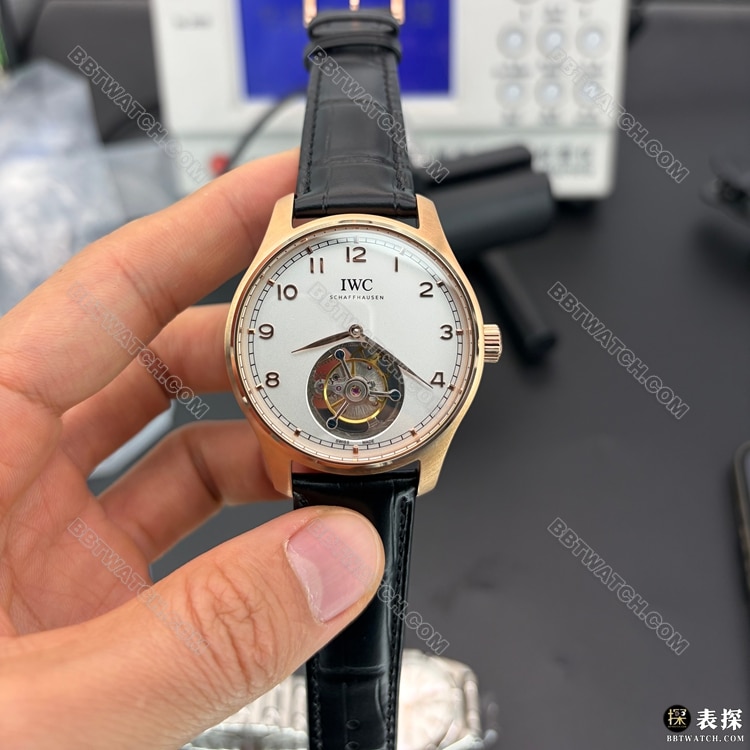 顶级复刻手表TW厂葡萄牙万国白盘陀飞轮IW545801正面实拍图