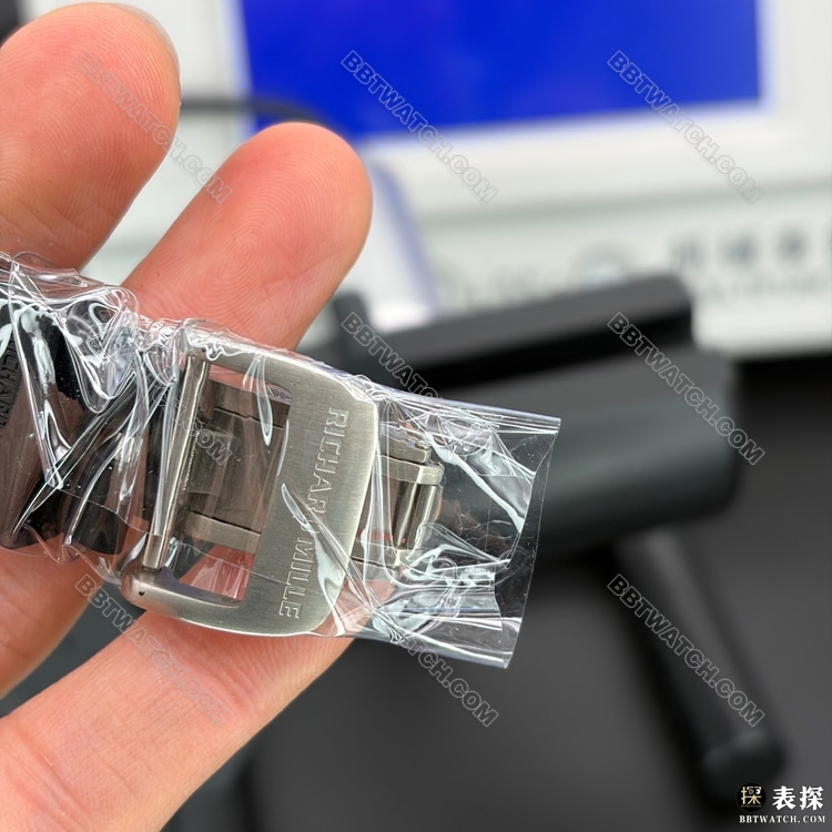 顶级复刻手表RM 67-01理查德米勒钛合金壳黑盘表扣实拍图